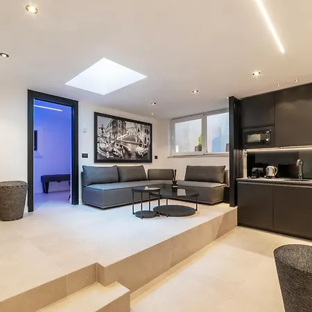 Joivy Borghese Luxury
